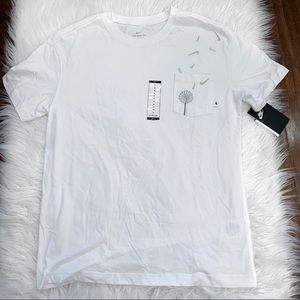 Nike Sportswear Swoosh Tee